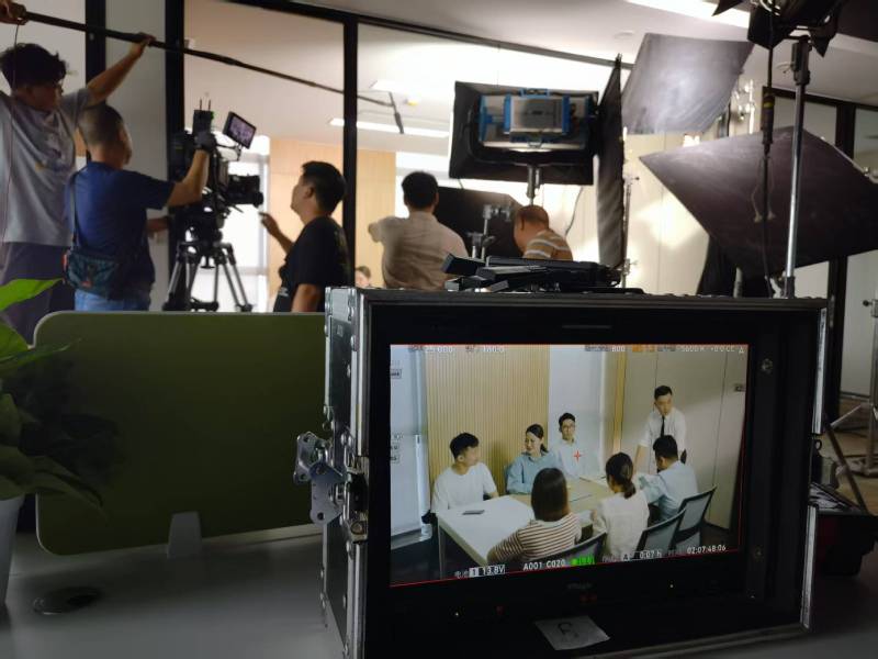 隆化县TVC拍摄公司：科技产品视觉化大师，诠释未来感与功能美学
